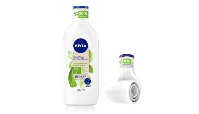 Imagem da embalagem de hidratante Nivea que pode ser enrolada.