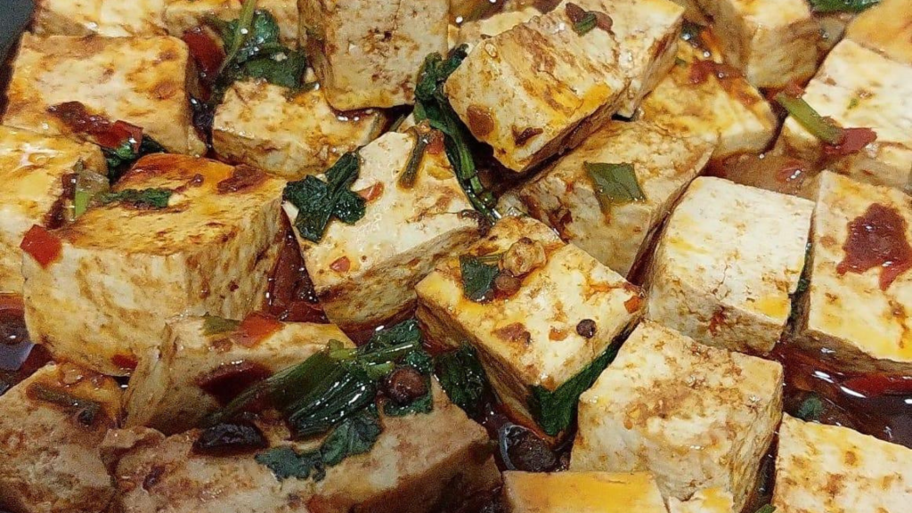 tofu em blocos com temperos