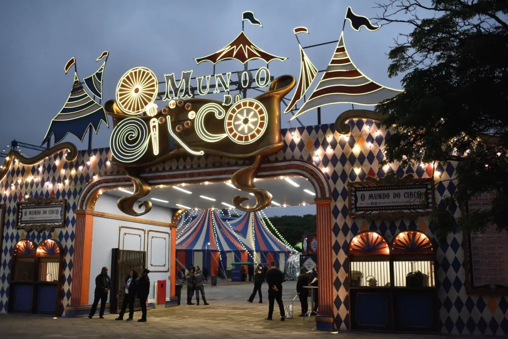 Mundo do Circo encanta público que busca arte circense