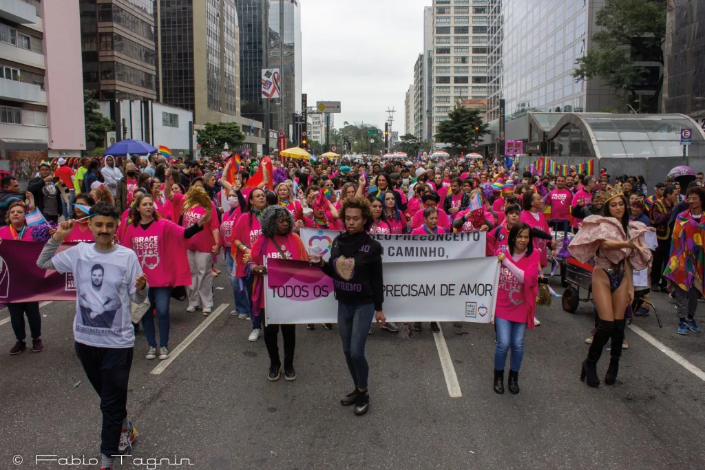 ONG acolhe pais e mães de pessoas LGBTQIA+