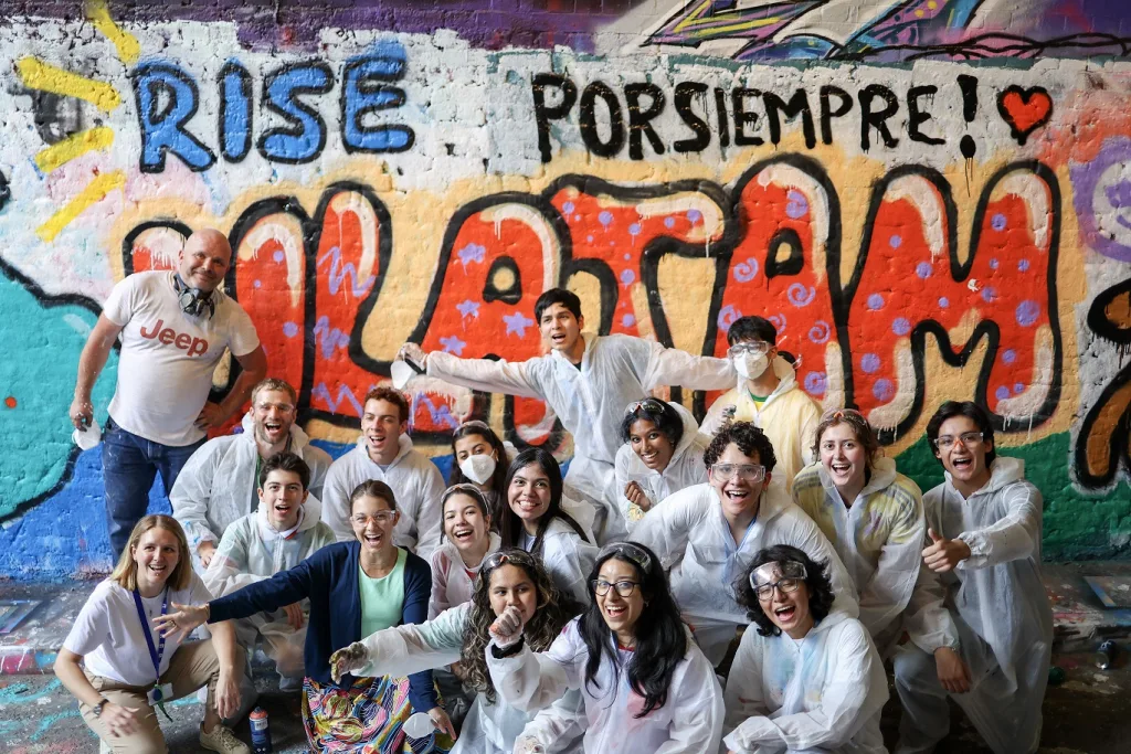 Jovens brasileiros se destacam em programa global de talentos