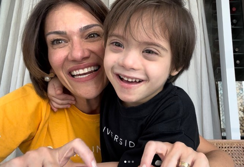 Mãe e filho viralizam com vídeo fofo sobre Síndrome de Down