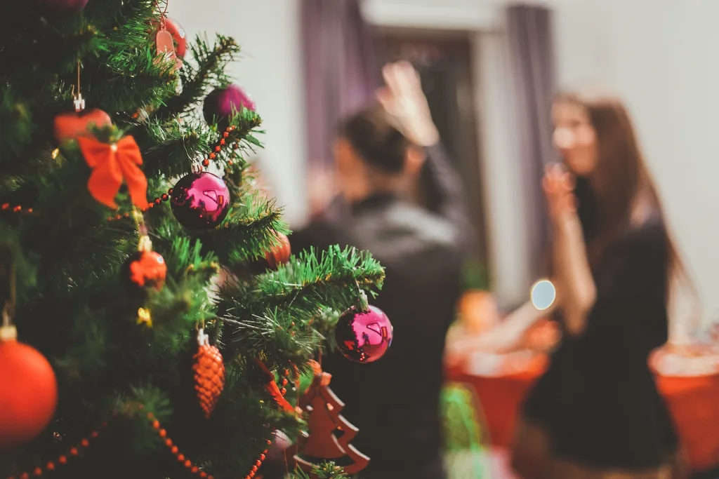 Ansiedade em confraternizações: quem tem medo das festas de fim de ano?