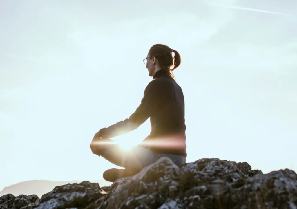 Renascer emocional: 3 meditações guiadas para fazer na Páscoa