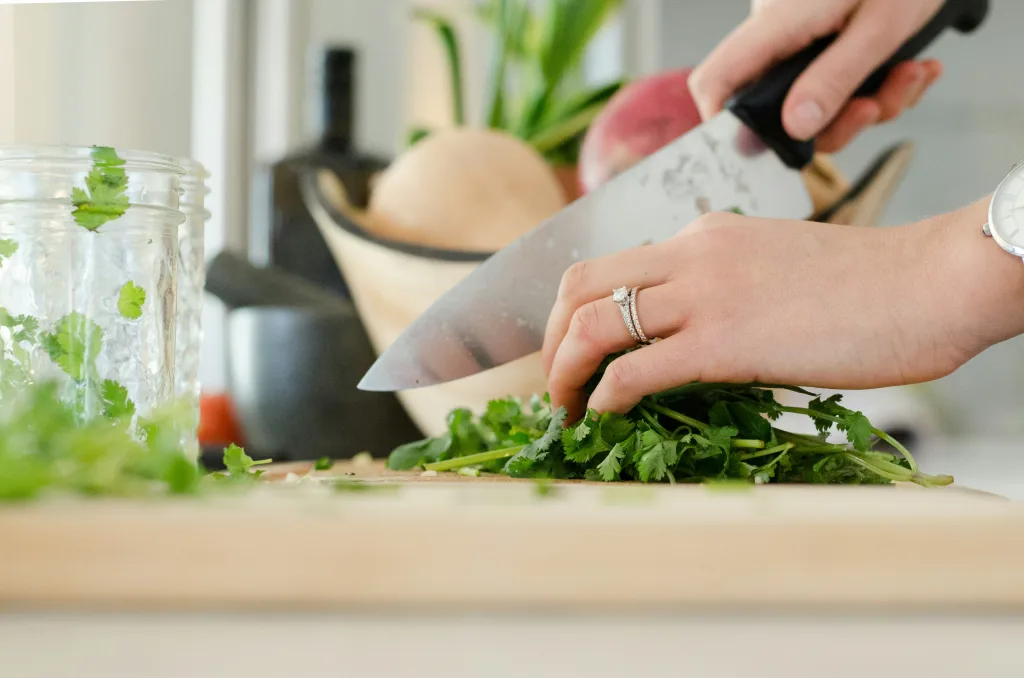 Aproveite todas as partes dos alimentos e cozinhe sem desperdício