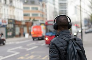 Você já ouviu sobre os benefícios de consumir conteúdo em áudio?