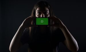 Separados pelo WhatsApp: o paradoxo da hiperconveniência