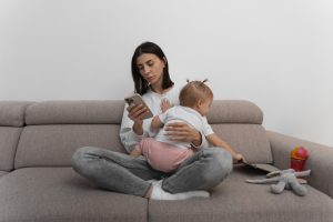 Caminhos para não se perder nos ‘tutoriais’ de como ser mãe